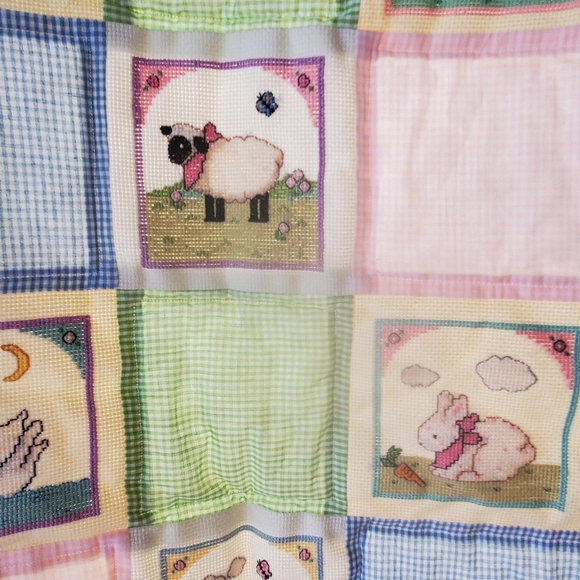 VTG Embroidered Baby Quilt 33x42 Cross Stitch 1980s Farm Animals Gingham Crib - Picture 7 of 11